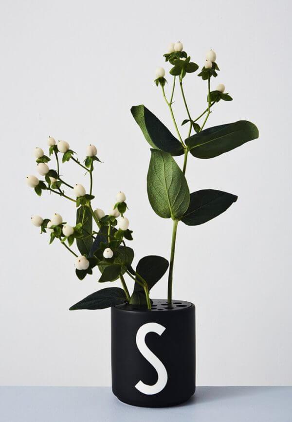 Flower Holder - BLACK