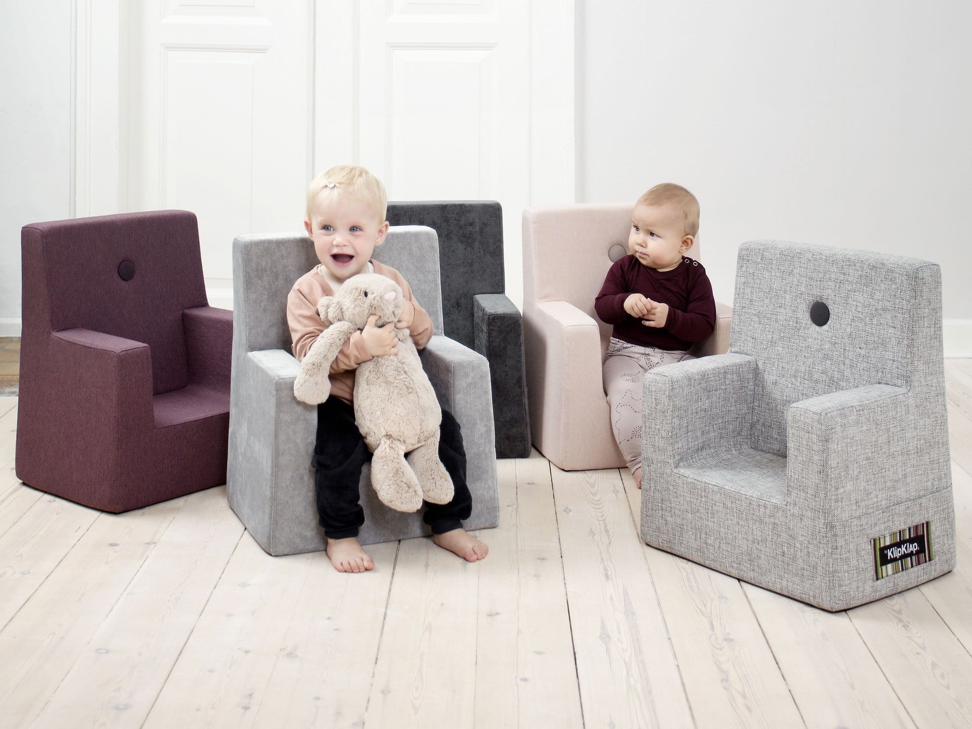 MULTI GREY W. GREY BUTTONS KID SOFA CHAIR