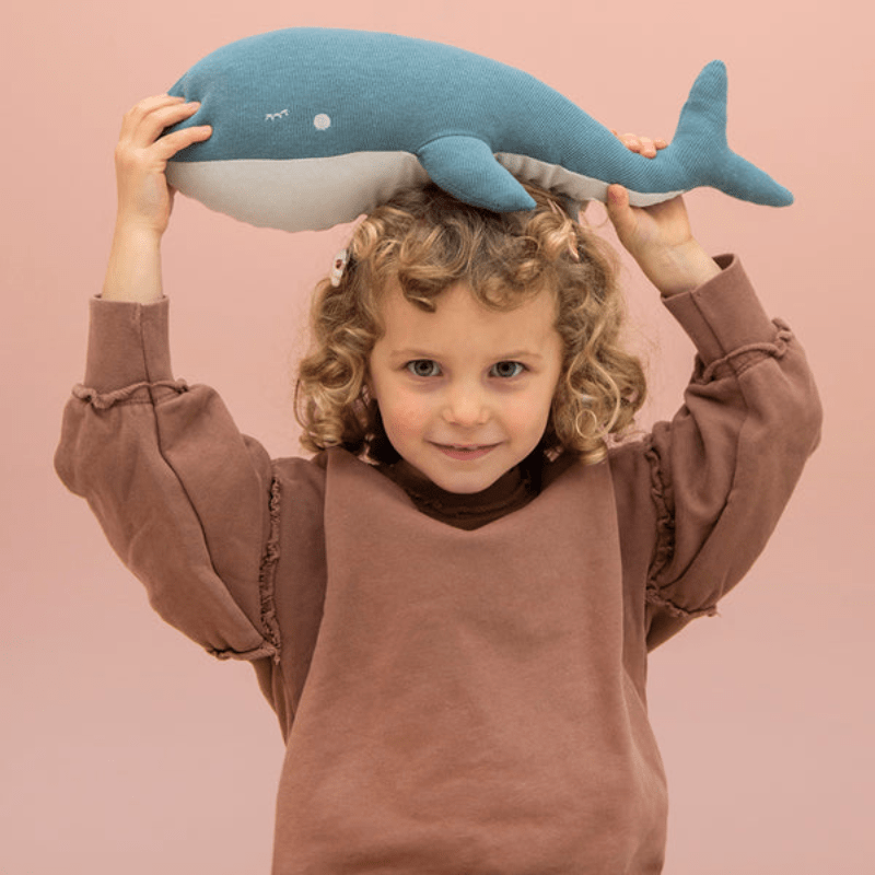 Cuddle - Whale