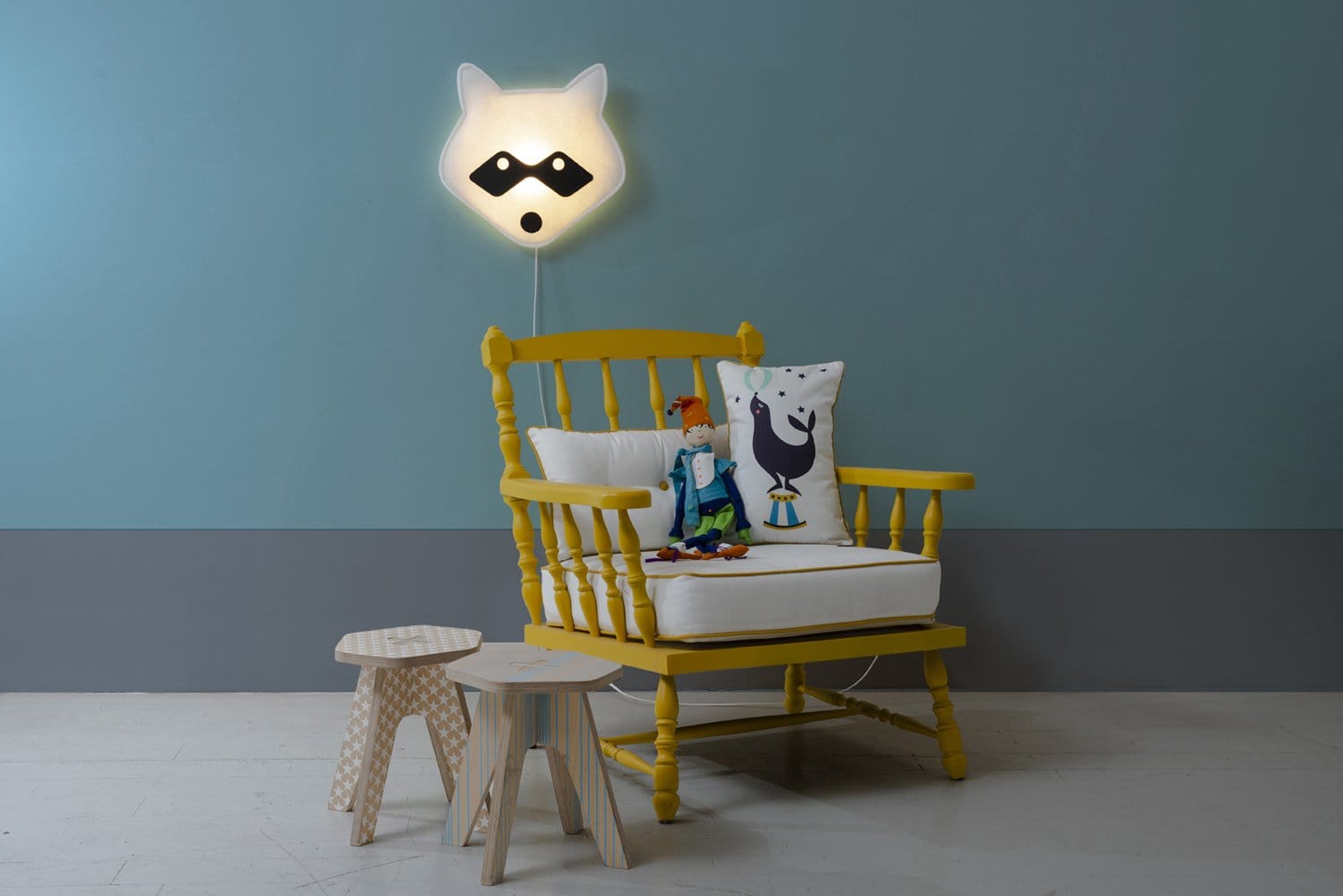 Raccoon Wall Lamp Black