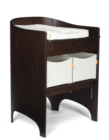 Changing table incl. changing pad